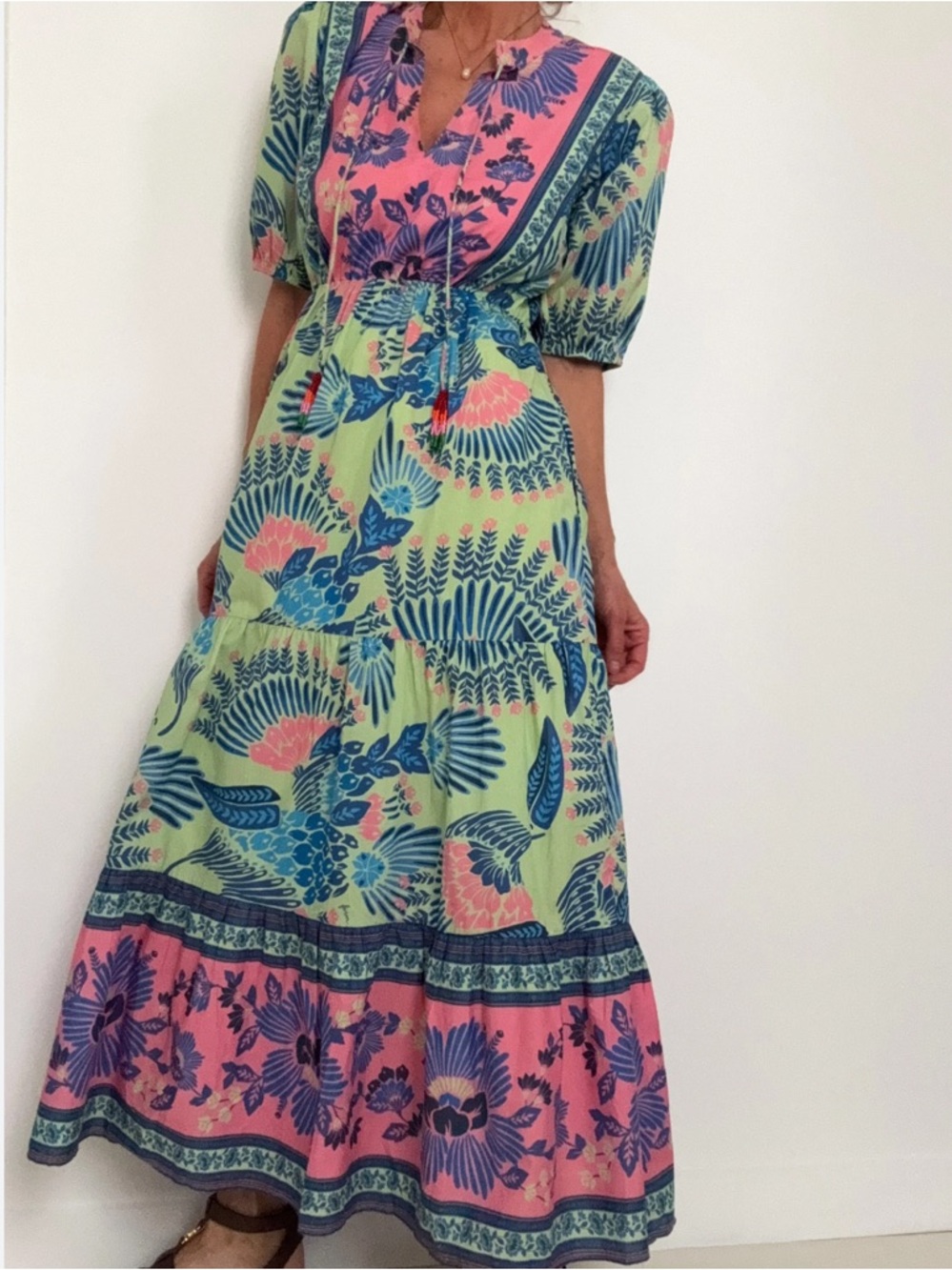 Farm Rio Short Sleeve Tiered Floral Midi Dress in Size Small Anthropologie